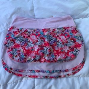 Lululemon hotty hot skirt flowabunga barely pink neon pink floral(size 2)!